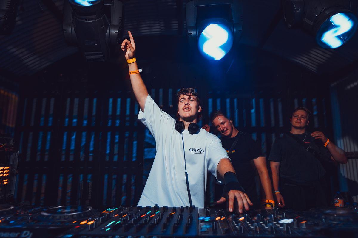 Loading... just a sec